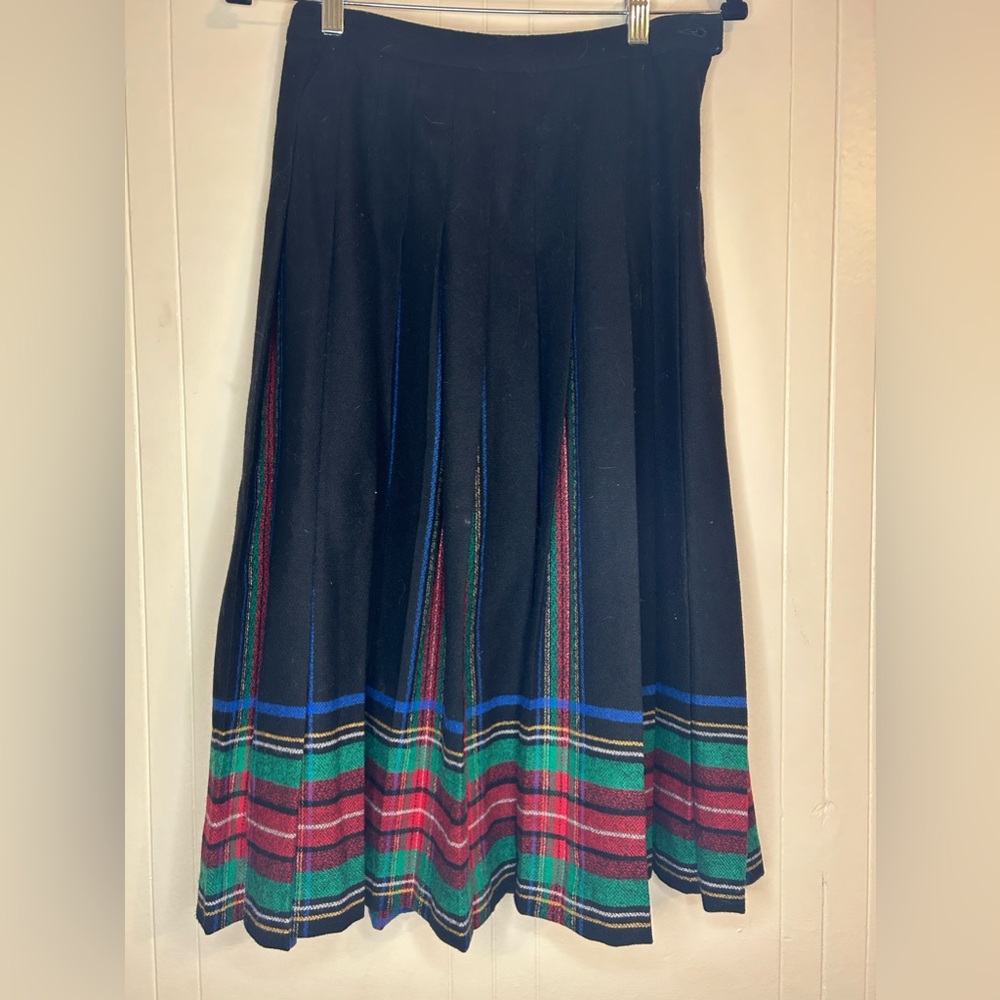 Vintage Pendleton Warranted to Be a Pleated Skirt Sz 6 USA Women's 100% Wool